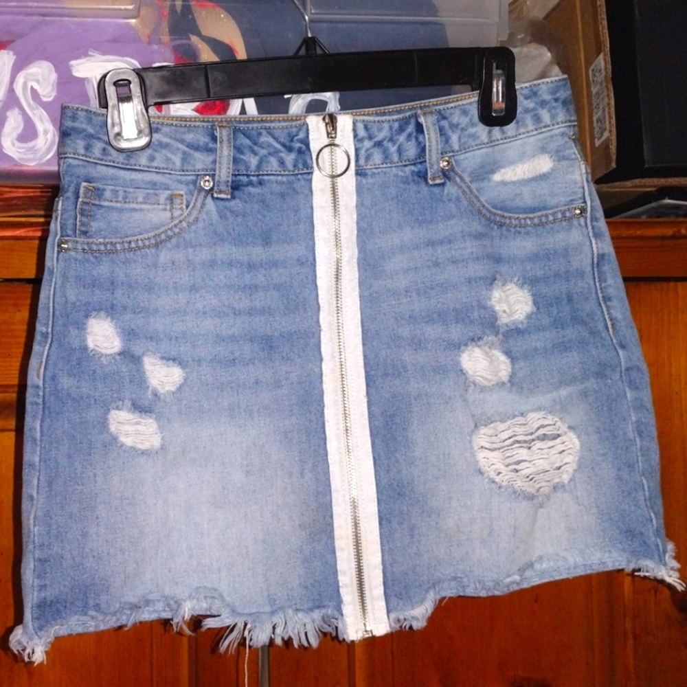 Forever 21 Mini Skirt •Denim Center Zip Closure Light Wash❗Last Chance To Buy‼️
